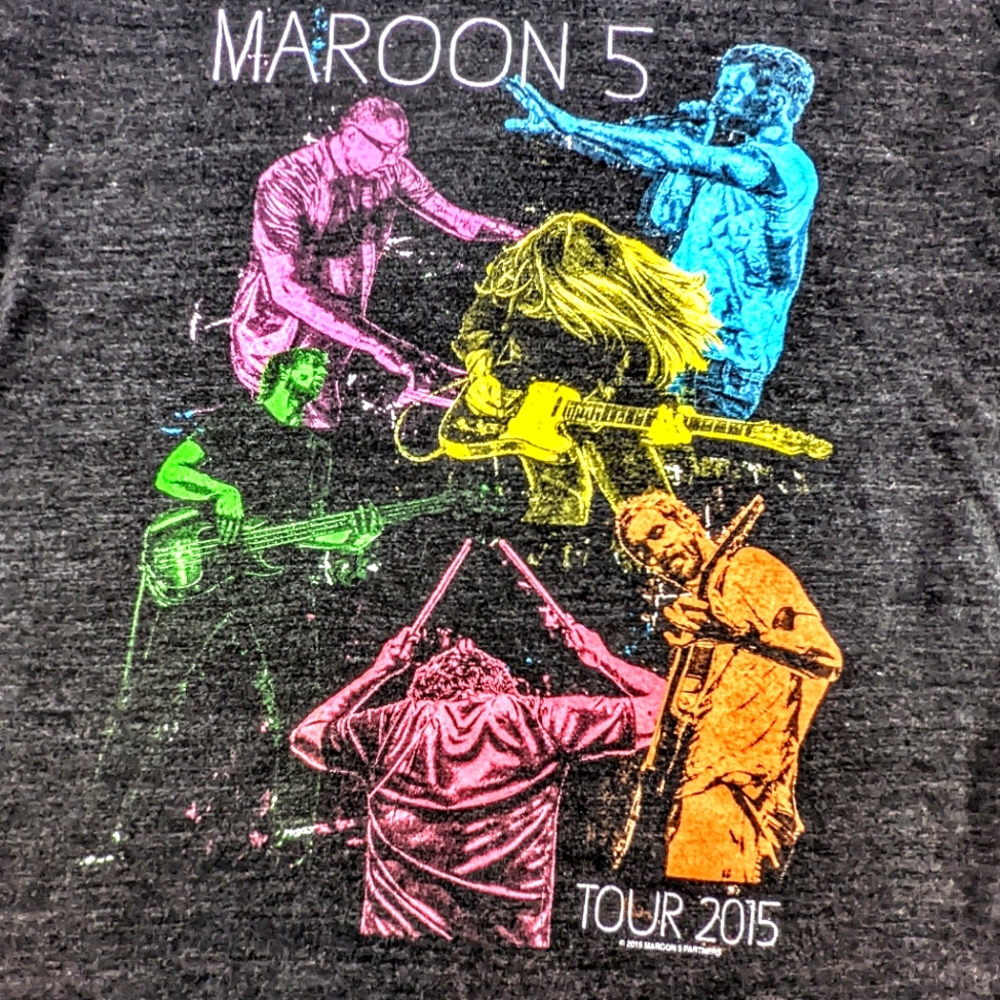 Maroon 5 02 Vintage 2015 Concert Tour Tshirt Featuring Multicolored Band Members